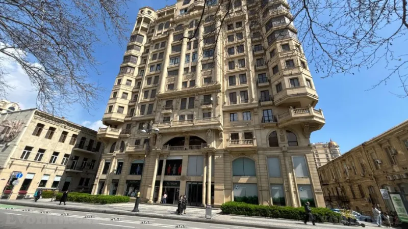 Satılır 4 otaqlı Mənzil Yeni tikili 300 m² Nizami m.