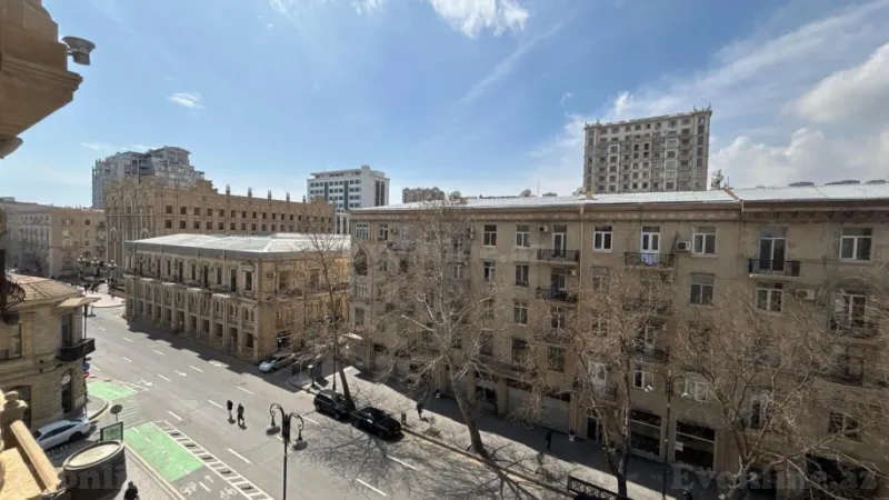 Satılır 4 otaqlı Mənzil Yeni tikili 300 m² Nizami m. - şəkil 2