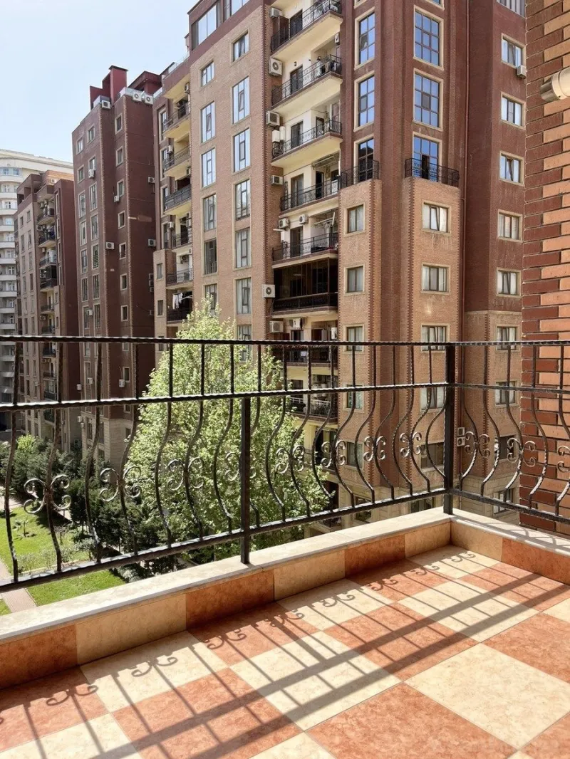 Kirayə verilir 3 otaqlı Mənzil Yeni tikili 130 m² Gənclik m. - şəkil 17