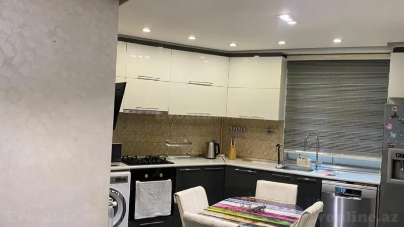 Satılır 3 otaqlı Mənzil Köhnə tikili 100 m² Səbail r. - şəkil 19