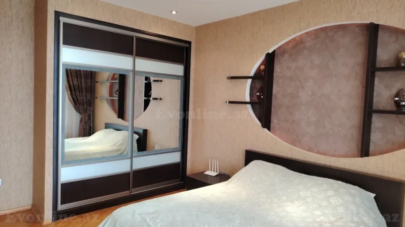 Kirayə verilir 3 otaqlı Mənzil Yeni tikili 130 m² Xətai m.