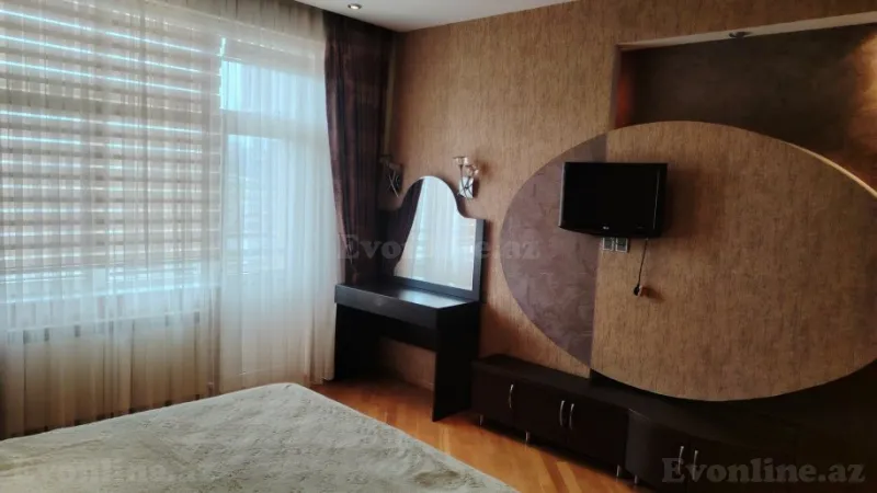 Kirayə verilir 3 otaqlı Mənzil Yeni tikili 130 m² Xətai m. - şəkil 2