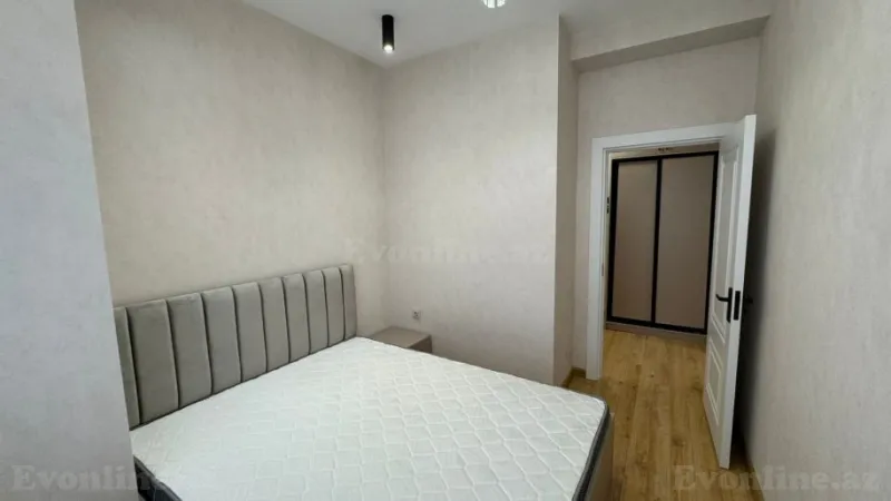 Kirayə verilir 3 otaqlı Mənzil Yeni tikili 95 m² İnşaatçılar m. - şəkil 4