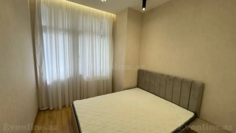 Kirayə verilir 3 otaqlı Mənzil Yeni tikili 95 m² İnşaatçılar m. - şəkil 6
