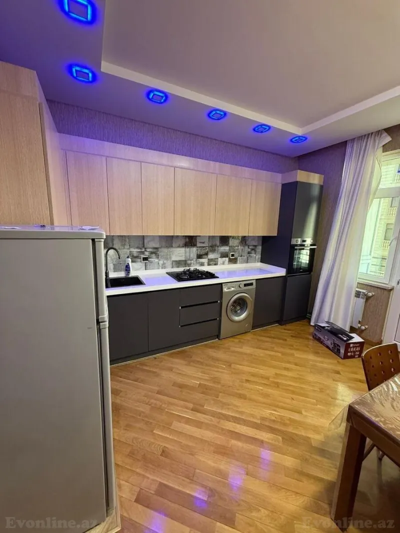 Kirayə verilir 3 otaqlı Mənzil Yeni tikili 130 m² Nərimanov r.