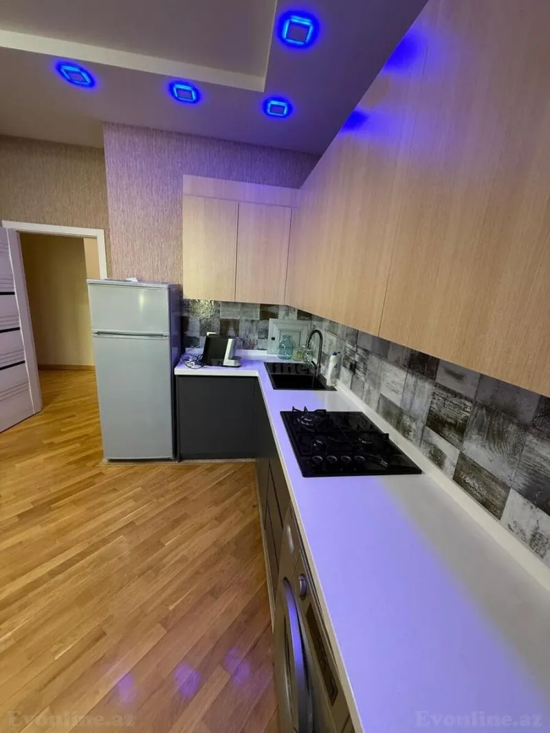 Kirayə verilir 3 otaqlı Mənzil Yeni tikili 130 m² Nərimanov r. - şəkil 2
