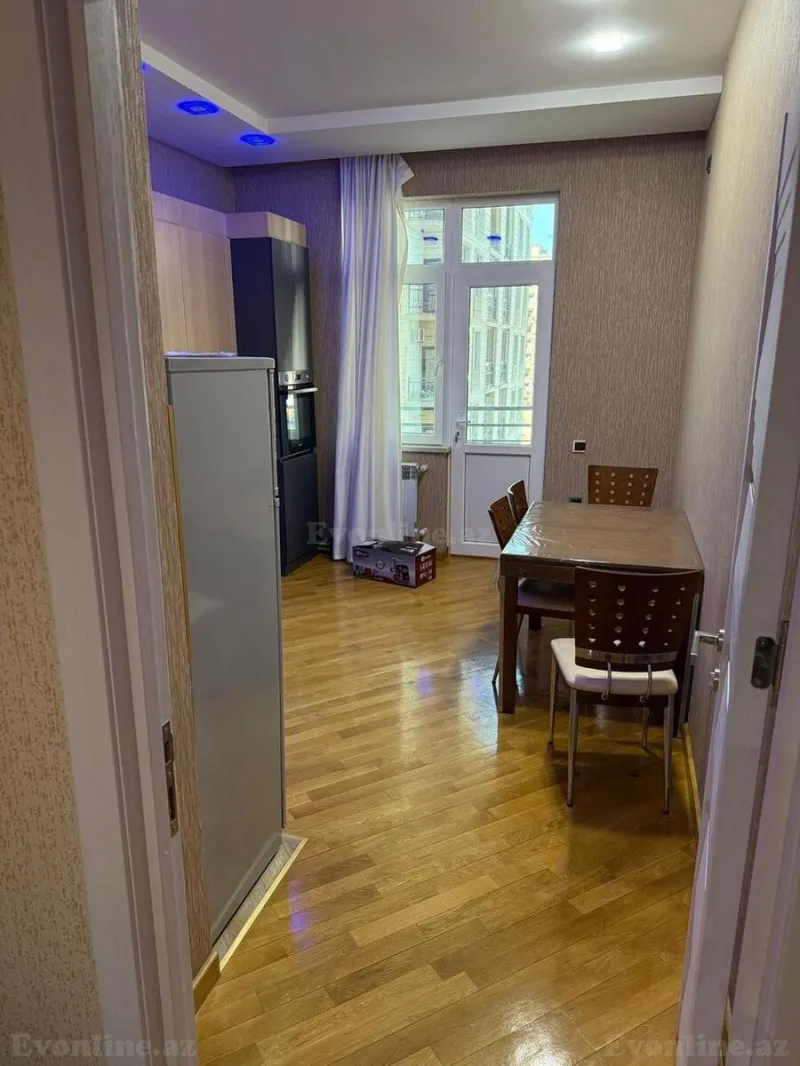 Kirayə verilir 3 otaqlı Mənzil Yeni tikili 130 m² Nərimanov r. - şəkil 5