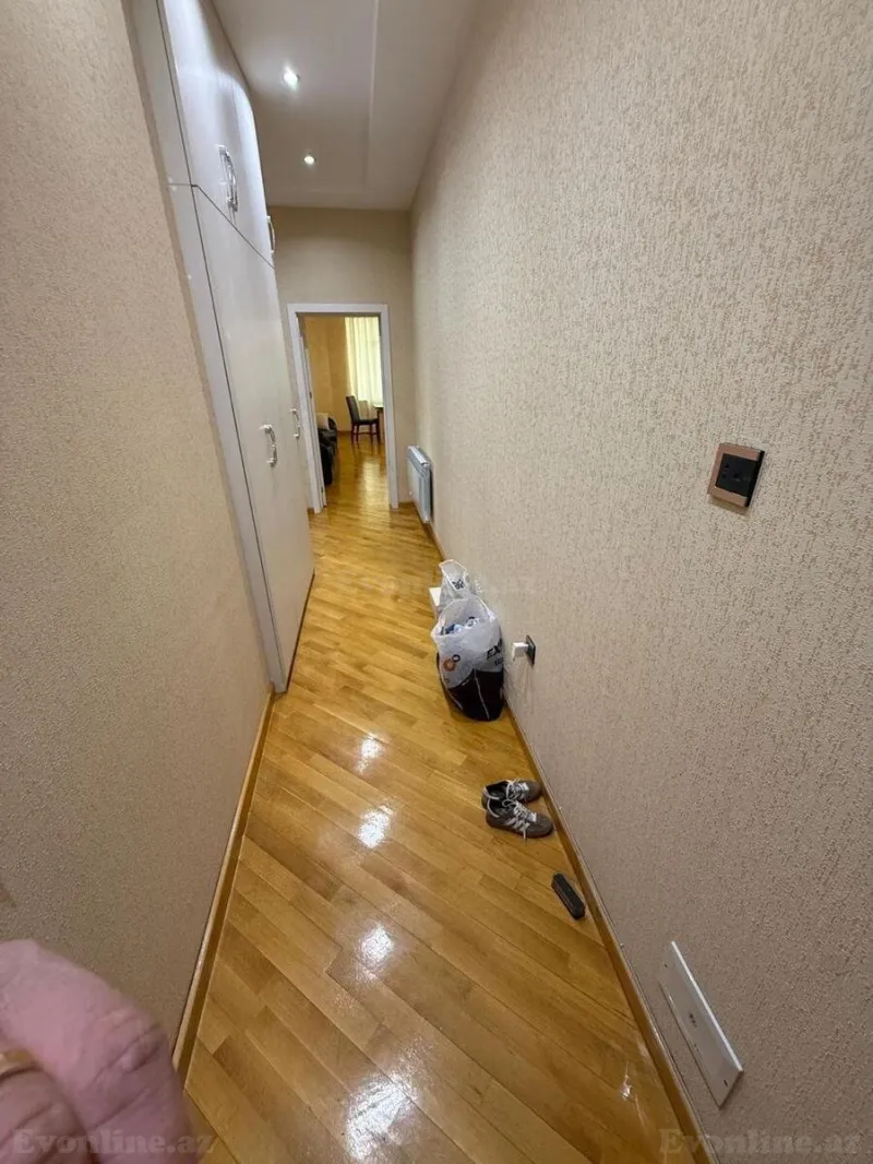 Kirayə verilir 3 otaqlı Mənzil Yeni tikili 130 m² Nərimanov r. - şəkil 12