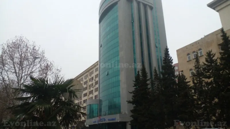 Satılır 3 otaqlı Mənzil Köhnə tikili 80 m² Gənclik m. - şəkil 2