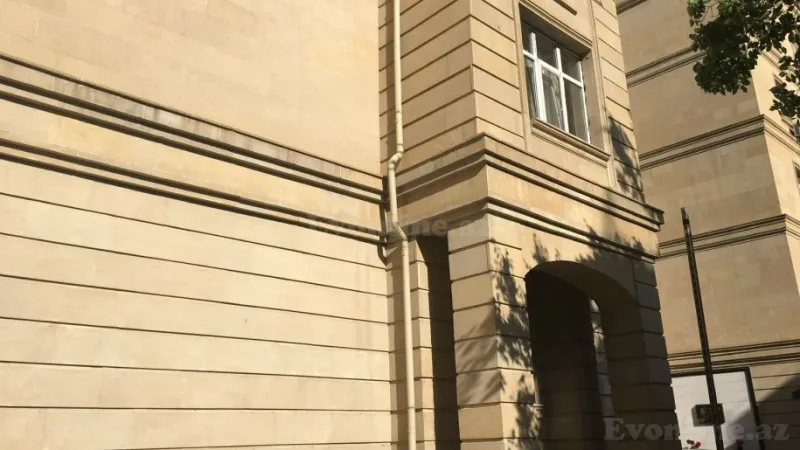 Kirayə verilir 2 otaqlı Mənzil Köhnə tikili 65 m² 28 May m. - şəkil 20