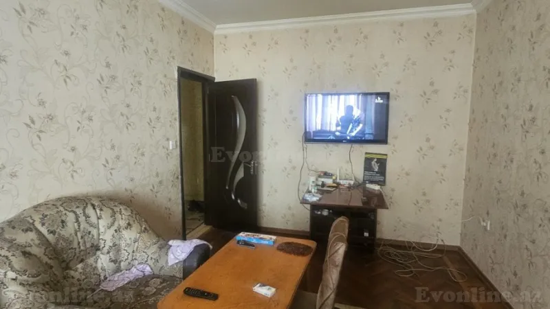 Satılır 2 otaqlı Mənzil Köhnə tikili 65 m² 6-cı mikrorayon