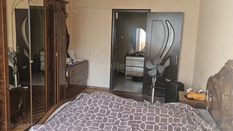 Satılır 2 otaqlı Mənzil Köhnə tikili 65 m² 6-cı mikrorayon - şəkil 3