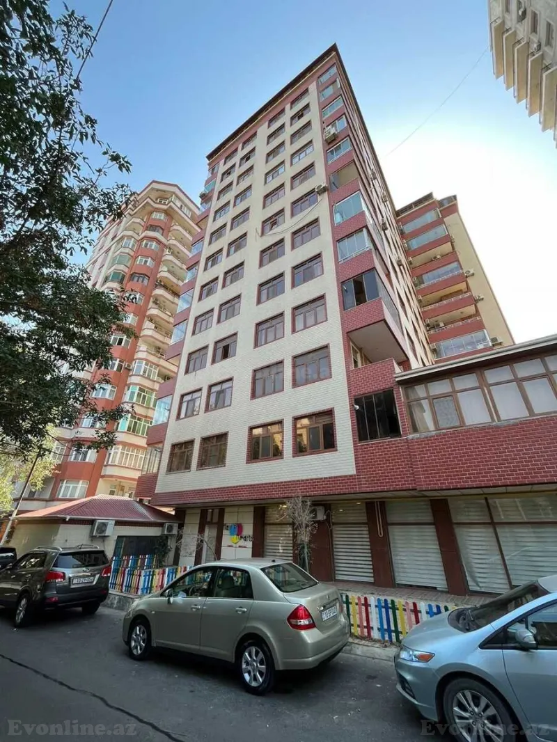 Satılır 4 otaqlı Mənzil Yeni tikili 240 m² Nizami m.
