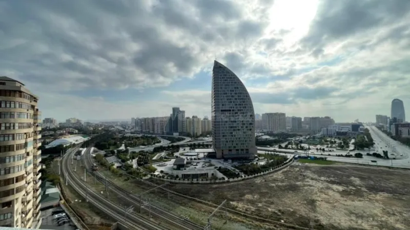 Kirayə verilir 3 otaqlı Mənzil Yeni tikili 130 m² Gənclik m. - şəkil 13