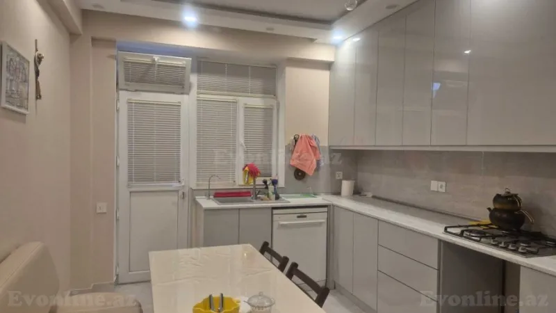 Satılır 3 otaqlı Mənzil Yeni tikili 126 m² Elmlər Akademiyası m.