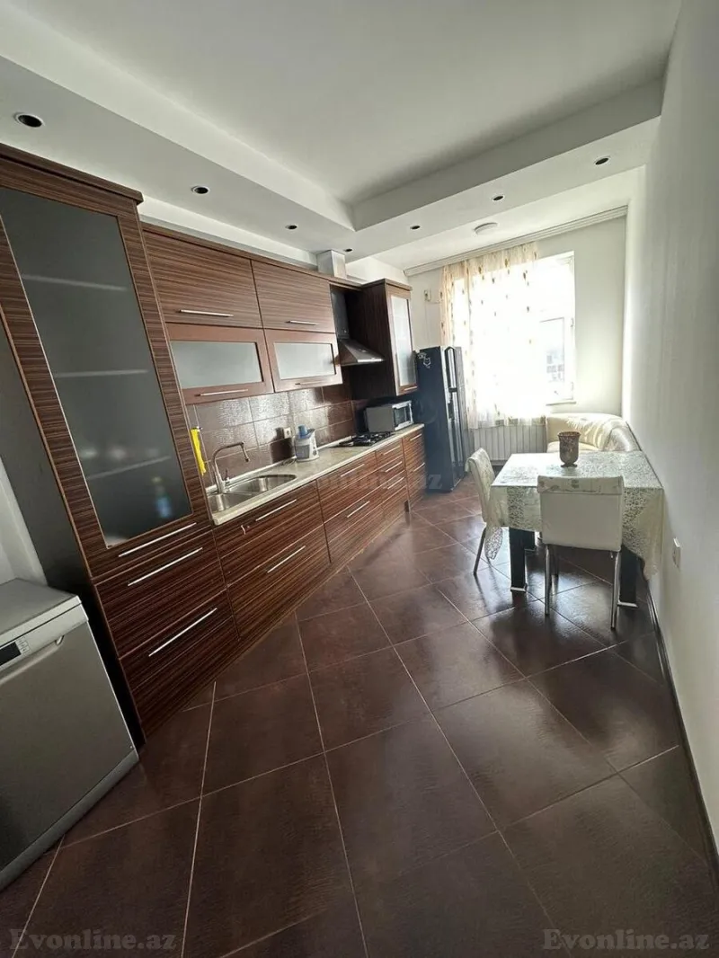 Kirayə verilir 3 otaqlı Mənzil Yeni tikili 142 m² 28 May m. - şəkil 12