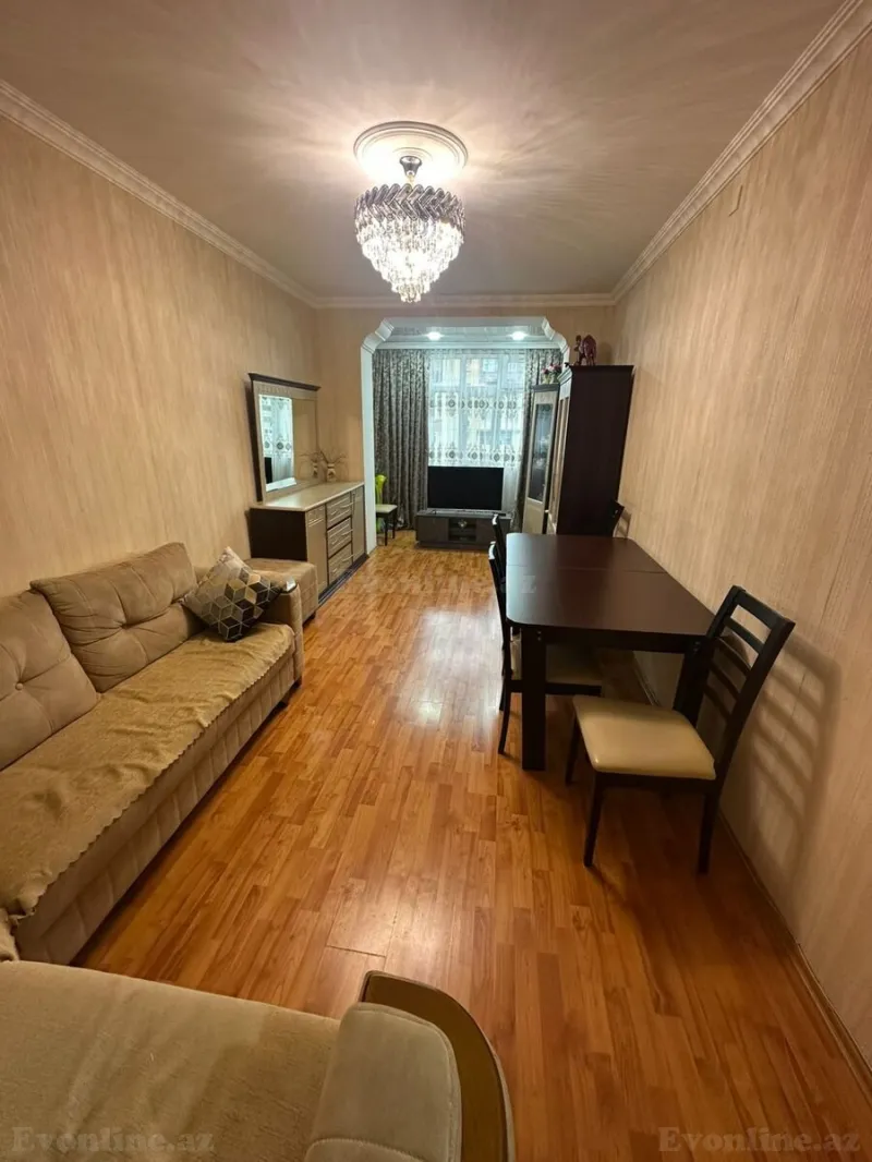 Bakı, Suraxanı r., Qaraçuxurda 4 otaqlı mənzil satılır