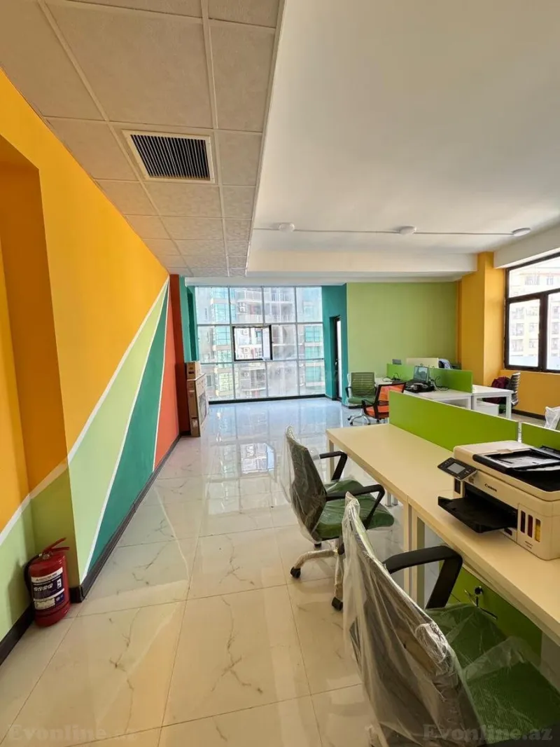 Kirayə verilir Ofis 170 m² 28 May m.
