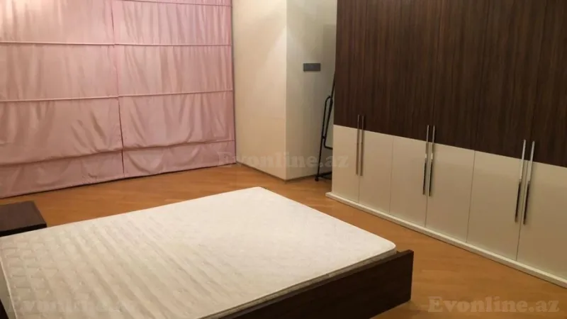 Kirayə verilir 4 otaqlı Mənzil Yeni tikili 186 m² 28 May m. - şəkil 10