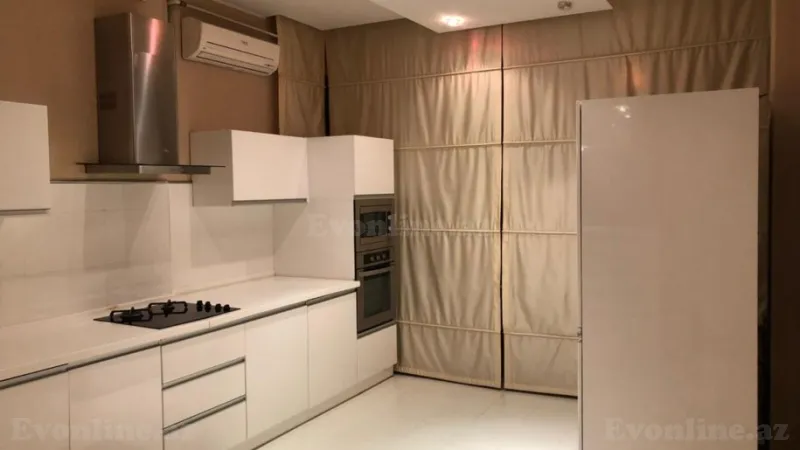 Kirayə verilir 4 otaqlı Mənzil Yeni tikili 186 m² 28 May m. - şəkil 12
