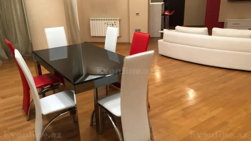 Kirayə verilir 4 otaqlı Mənzil Yeni tikili 186 m² 28 May m. - şəkil 18