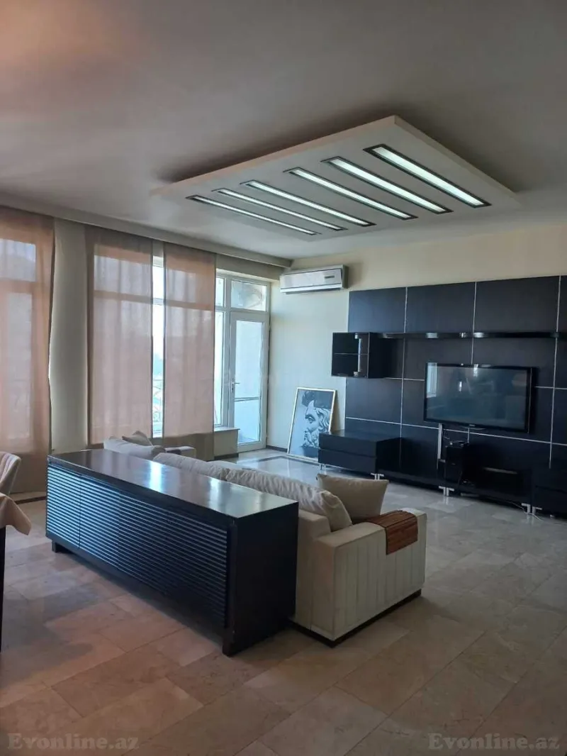 Kirayə verilir 3 otaqlı Mənzil Yeni tikili 175 m² Nizami m.