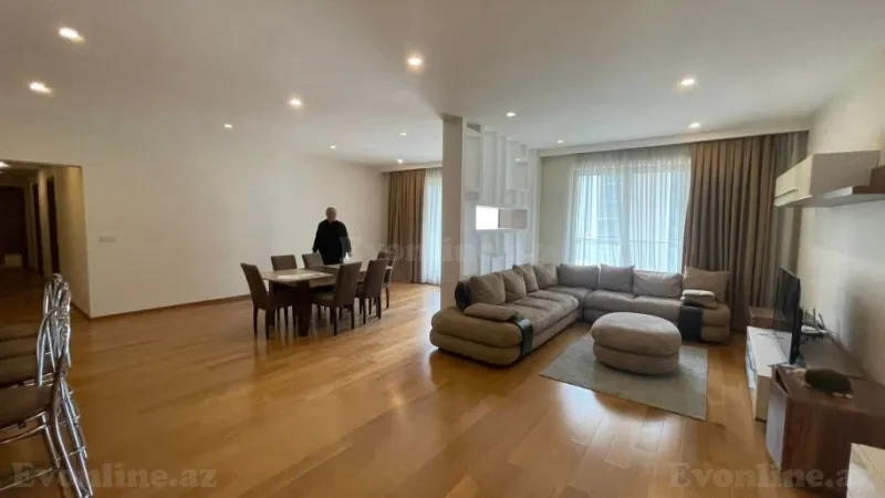 Kirayə verilir 4 otaqlı Mənzil Yeni tikili 220 m² 28 May m. - şəkil 2