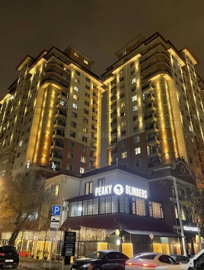 Bakı, Nizami r., Qara Qarayev m.da 2 otaqlı mənzil kirayə verilir