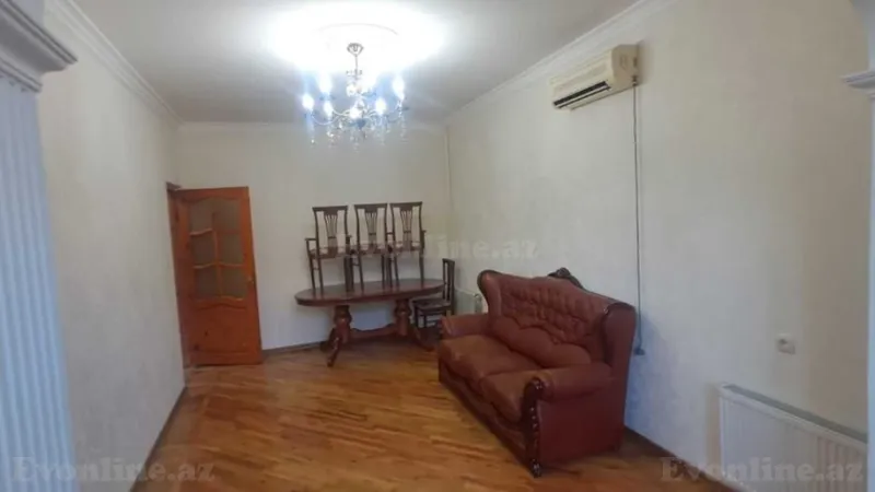 Kirayə verilir 3 otaqlı Mənzil Köhnə tikili 90 m² Xətai r.