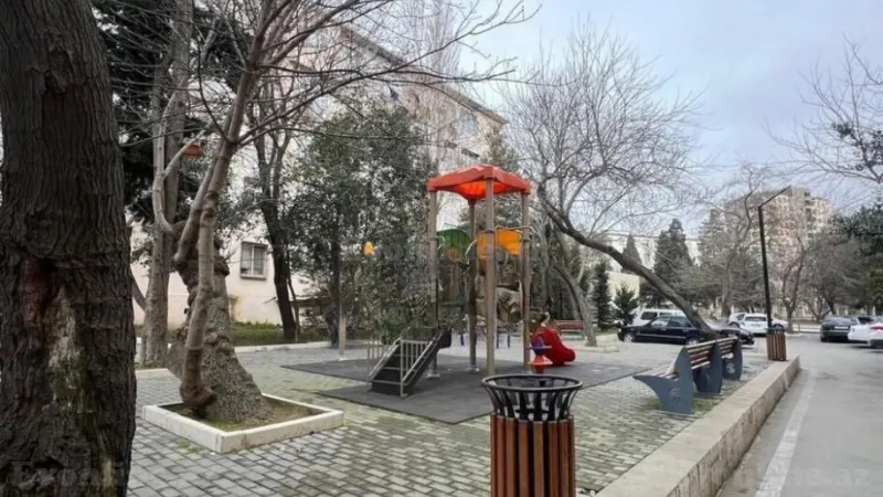 Bakı, Nəsimi r., 20 Yanvar m., 1-ci mikrorayonda 2 otaqlı mənzil satılır