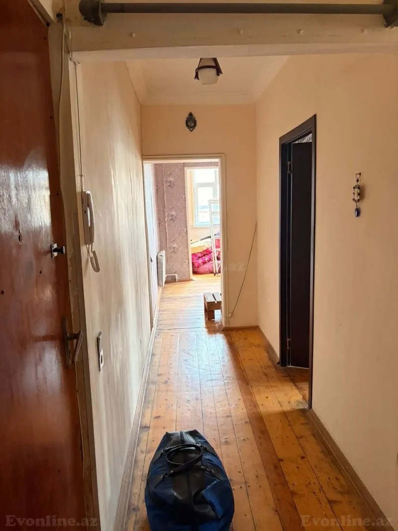 Satılır 2 otaqlı Mənzil Köhnə tikili 70 m² Memar Əcəmi m.