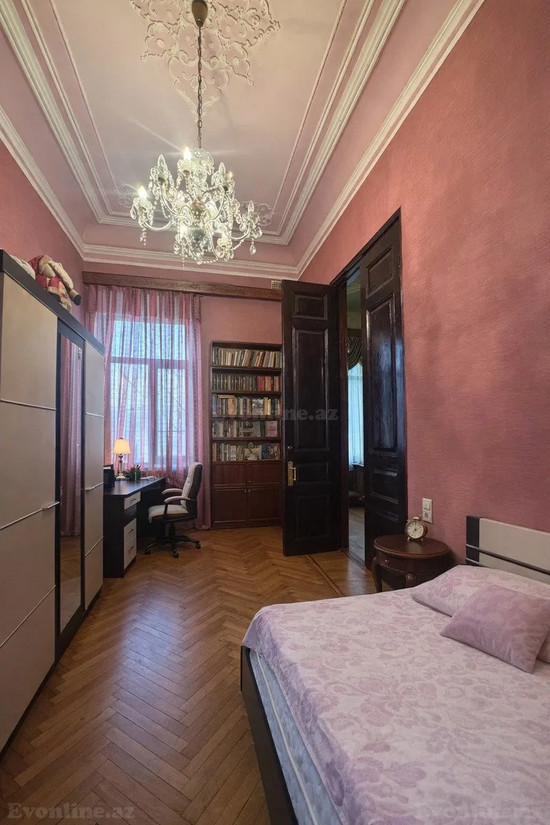 Satılır 5 otaqlı Mənzil Köhnə tikili 210 m² 28 May m. - şəkil 6