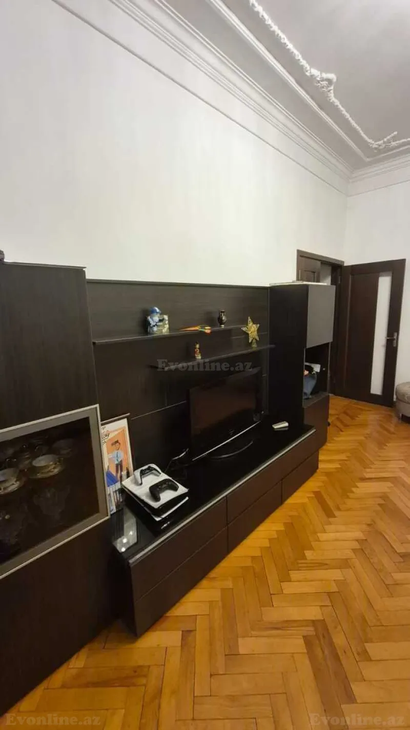 Satılır 3 otaqlı Mənzil Köhnə tikili 85 m² Nizami m. - şəkil 2