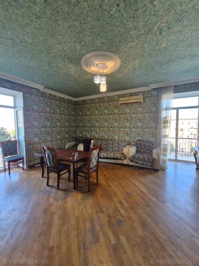 Satılır 3 otaqlı Mənzil Köhnə tikili 74 m² Nəriman Nərimanov m.