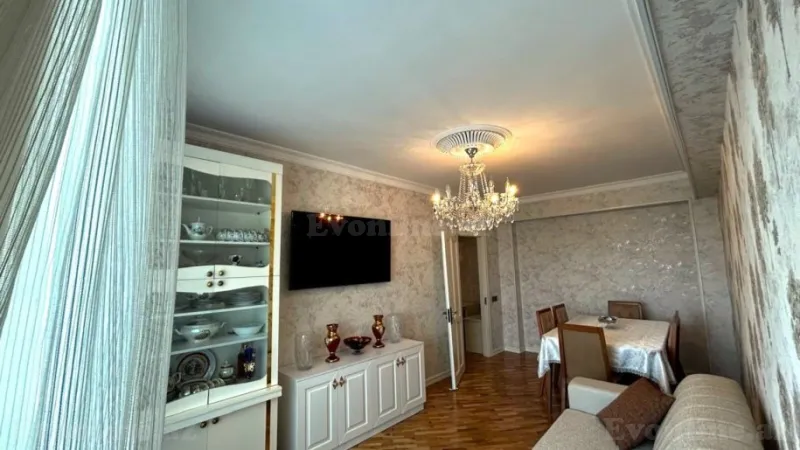 Satılır 3 otaqlı Mənzil Köhnə tikili 70 m² Nərimanov r. - şəkil 4