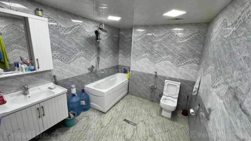 Satılır 2 otaqlı Mənzil Yeni tikili 110 m² Neftçilər m. - şəkil 7