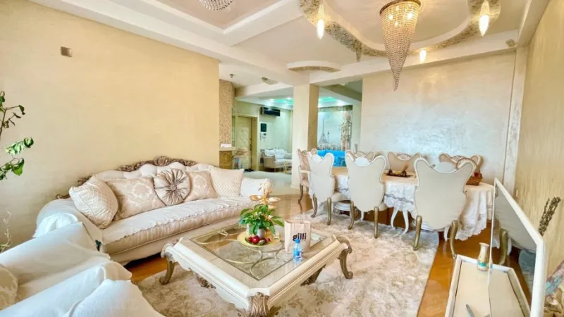 Satılır 3 otaqlı Mənzil Yeni tikili 135 m² Memar Əcəmi m.