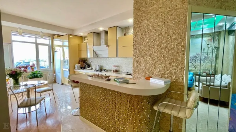 Satılır 3 otaqlı Mənzil Yeni tikili 135 m² Memar Əcəmi m. - şəkil 14