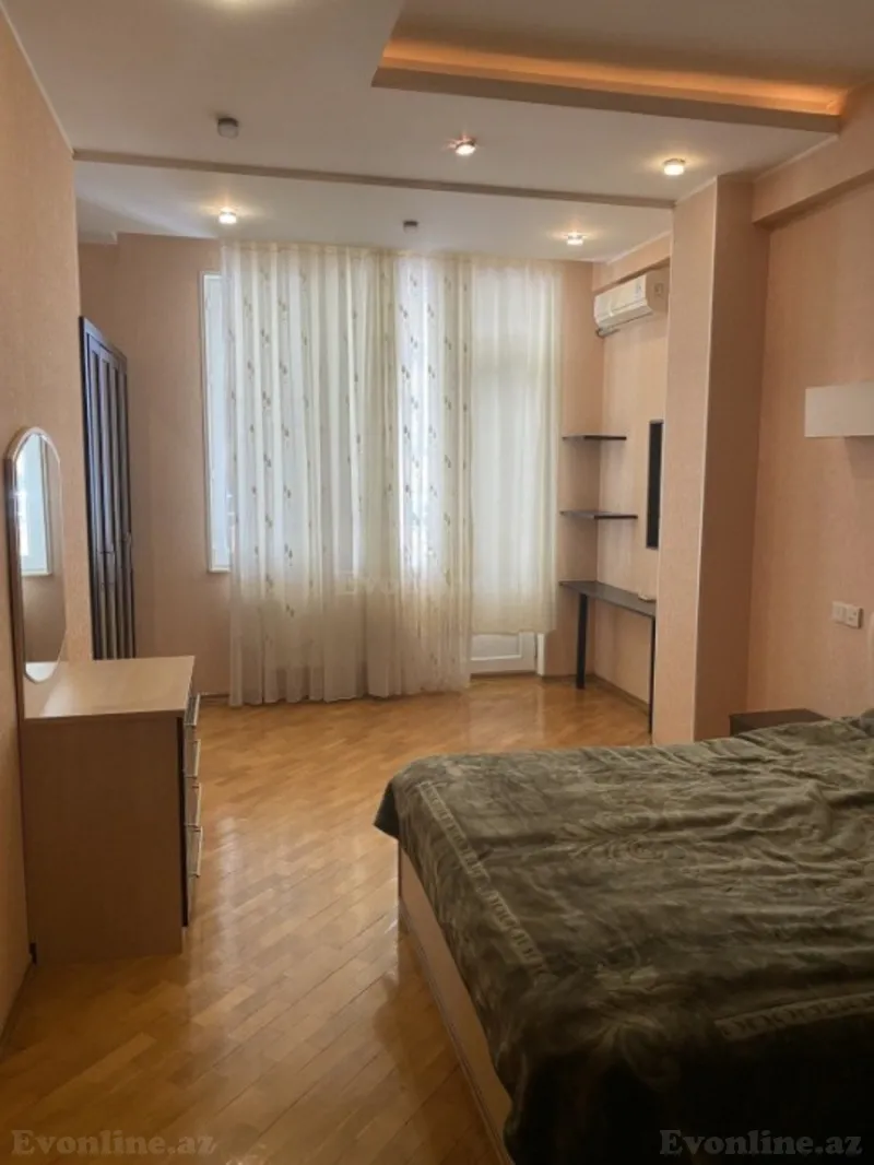 Satılır 2 otaqlı Mənzil Yeni tikili 105 m² 28 May m. - şəkil 4