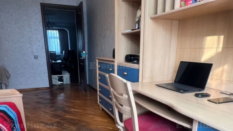 Satılır 3 otaqlı Mənzil Köhnə tikili 75 m² Gənclik m. - şəkil 5