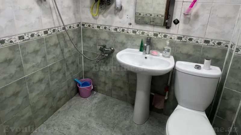 Satılır 3 otaqlı Mənzil Köhnə tikili 75 m² Gənclik m. - şəkil 8