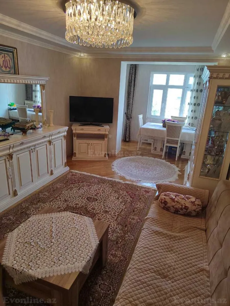 Satılır 4 otaqlı Mənzil Köhnə tikili 100 m² Neftçilər m. - şəkil 2