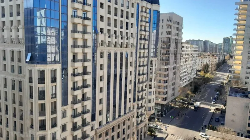 Satılır 3 otaqlı Mənzil Yeni tikili 128 m² 28 May m.