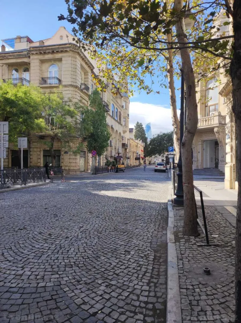 Kirayə verilir 1 otaqlı Mənzil Köhnə tikili 35 m² Sahil m.