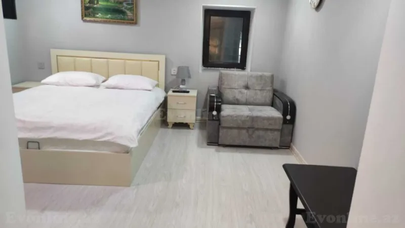 Kirayə verilir 1 otaqlı Mənzil Köhnə tikili 35 m² Sahil m. - şəkil 2