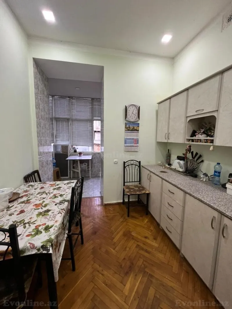 Satılır 2 otaqlı Mənzil Köhnə tikili 45 m² İçərişəhər m. - şəkil 4