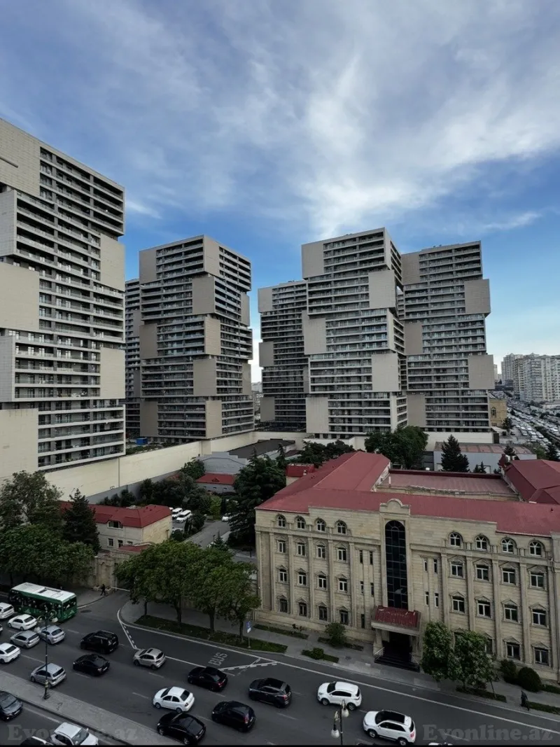 Satılır 3 otaqlı Mənzil Yeni tikili 148.5 m² 8 Noyabr m.