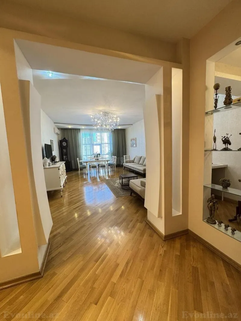 Satılır 4 otaqlı Mənzil Yeni tikili 190 m² Gənclik m. - şəkil 7