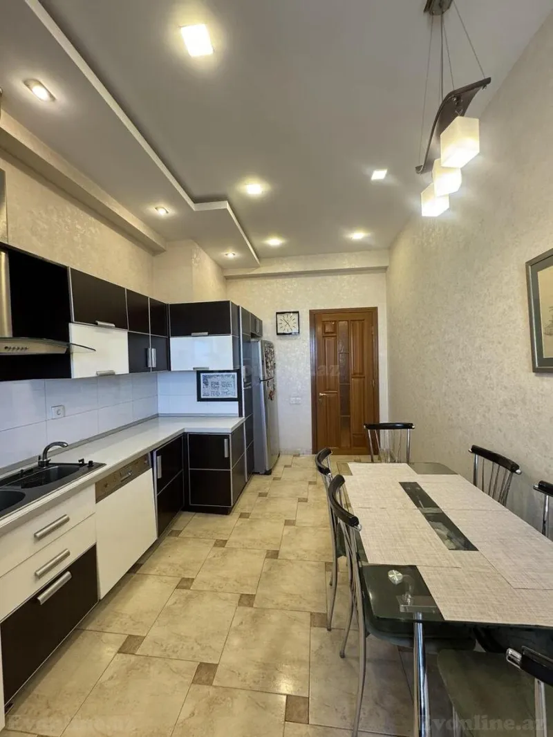 Satılır 4 otaqlı Mənzil Yeni tikili 190 m² Gənclik m. - şəkil 25