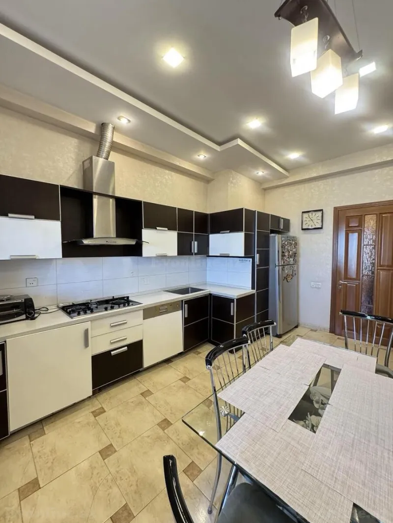 Satılır 4 otaqlı Mənzil Yeni tikili 190 m² Gənclik m. - şəkil 26